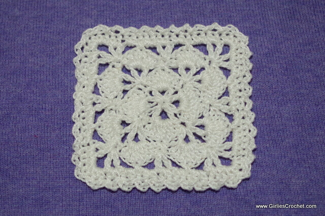 Free crochet pattern: Petunia Coaster